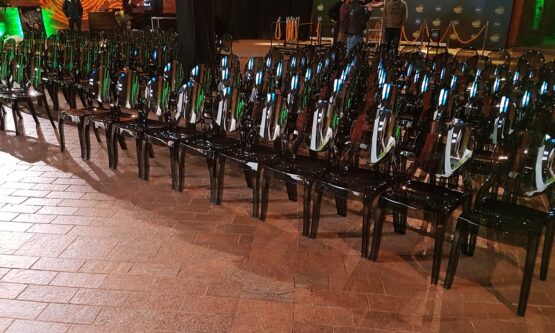 elizabeth czarne przezroczyste krzesla eventowe warszawa
