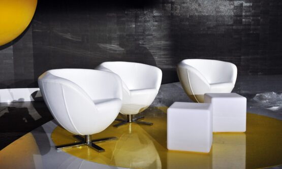 fotele ONLY skorzane biale designerskie wygodne duze wynajem