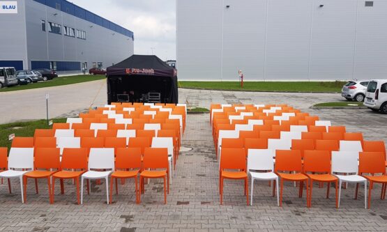 krzesla eventowe pomaranczowe orange wynajem warszawa amadeo